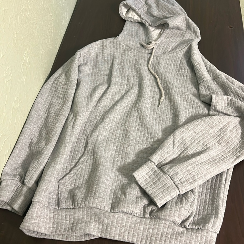 Quilted gray hoodie size small